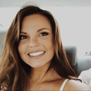 Meet your Posher, Courtney